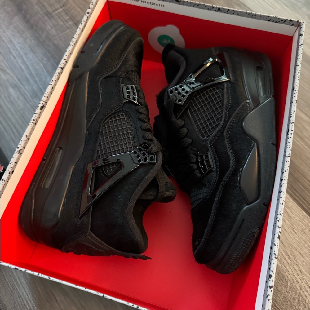 OLIVIA KIM X WMNS JORDAN 4 RETRO 'NO COVER'